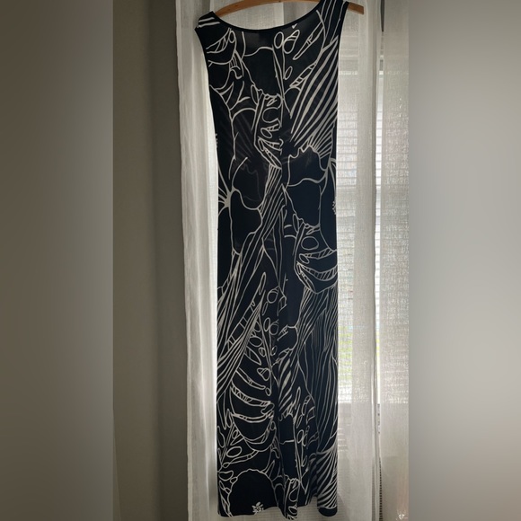 NorthStyle Long Black & White Print Maxi Dress - Picture 5 of 8